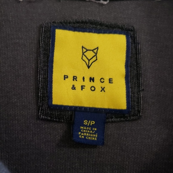 PRINCE AND FOX SWEATER SIZE SMALL - Picture 4 of 4